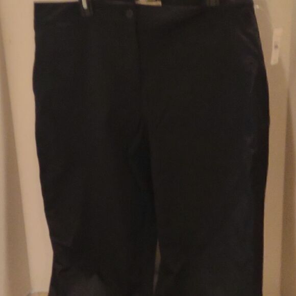 Talbots Curvy Capris (vintage sizing). Size 16. Black - Picture 1 of 8